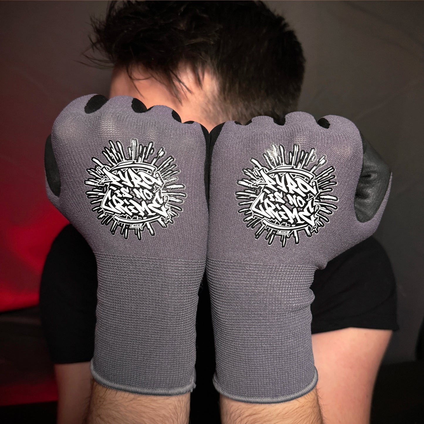 PYRO HANDSCHUHE - "Pyro is no Crime"