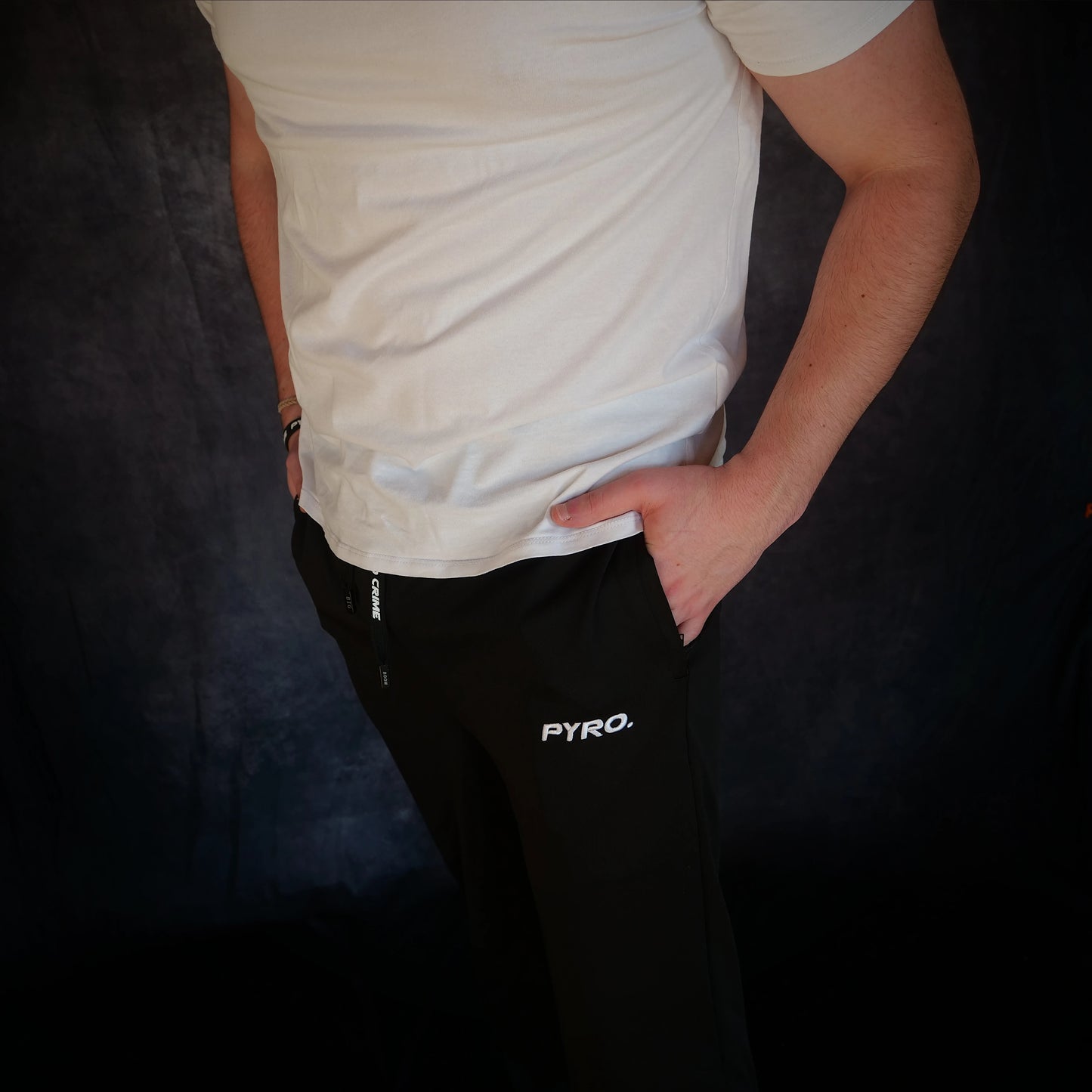 Jogginghose mit Stick "PYRO."
