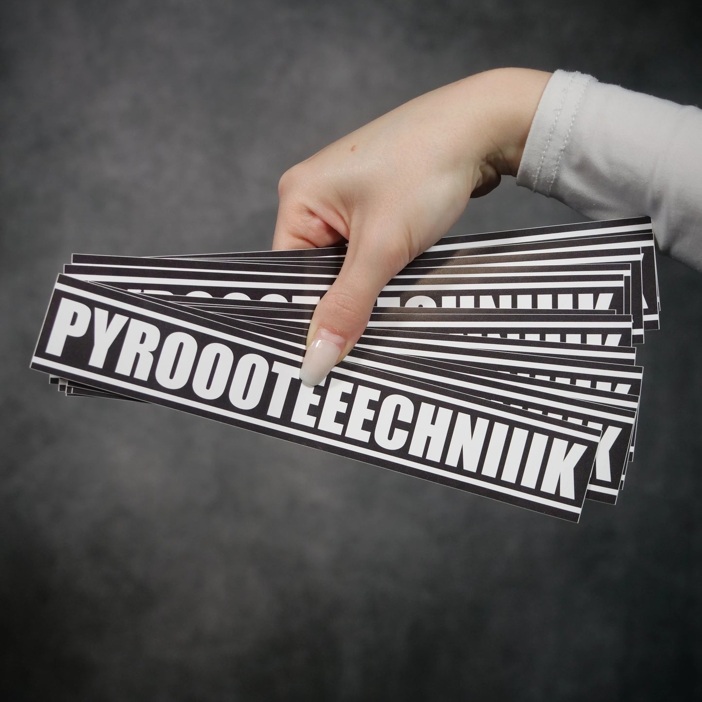 Sticker “PYROOOTEEECHNIIIK”