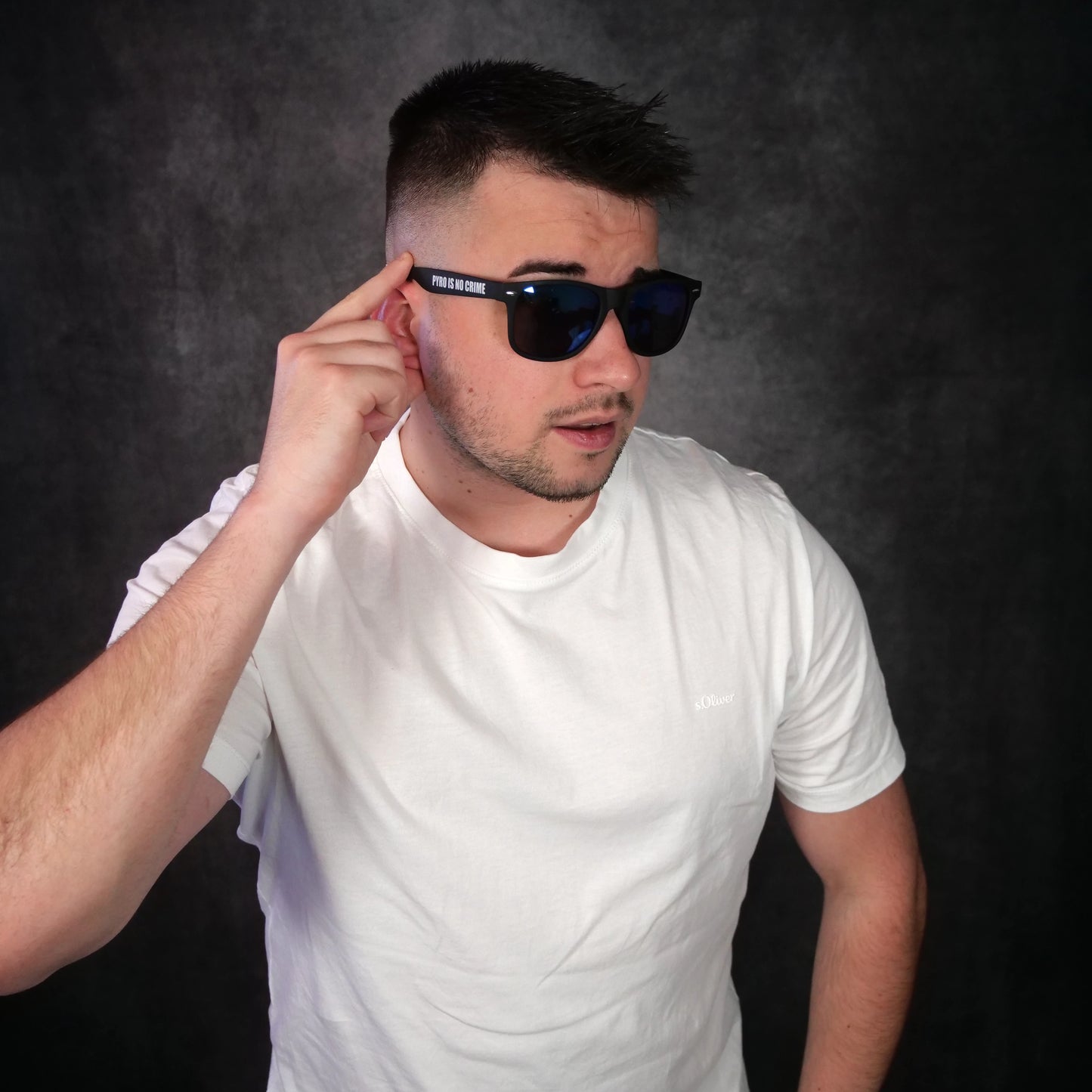 PYRO IS NO CRIME Sonnenbrille – Upgrade Version