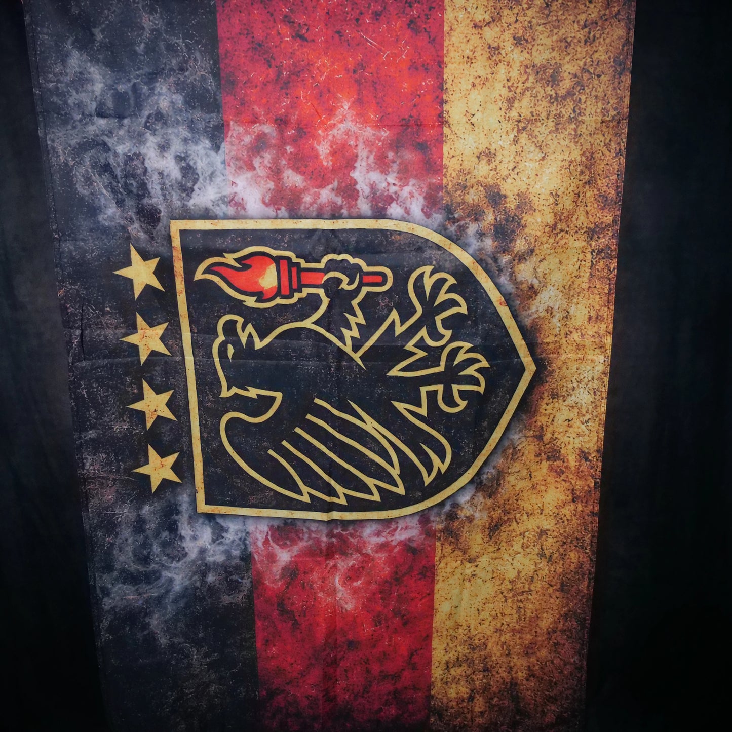 WM Flagge 2026 – Adler Pyro Edition